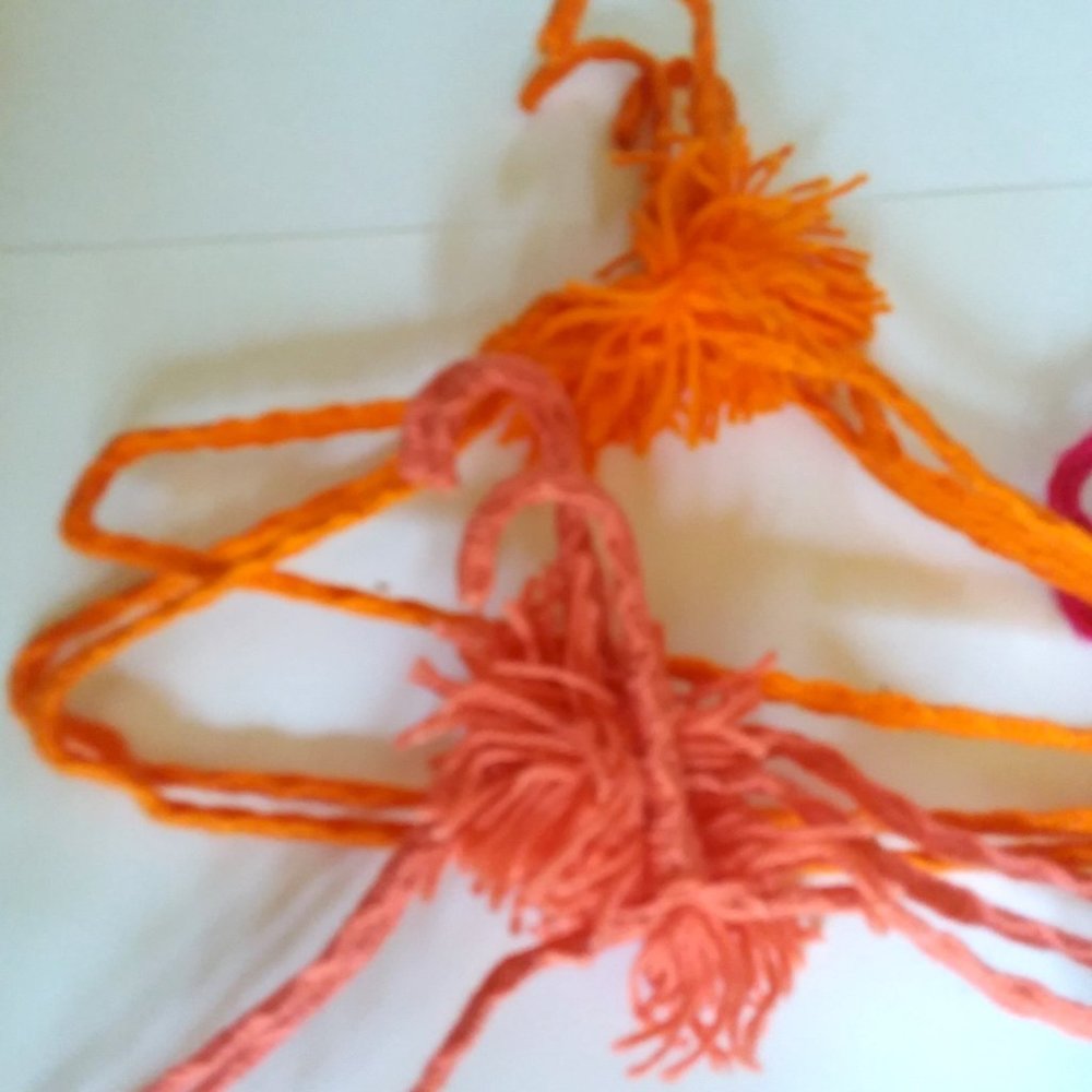 13 VTG 70s Crocheted Hangers Pom Poms Handmade Metal Boho Retro Granny Knit - Picture 4 of 6
